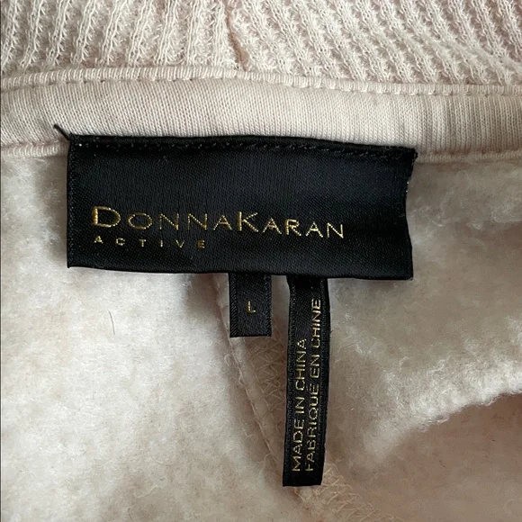Donna Karan Drape Cardigan Shrug Size L
Pale Pink Oversized - Picture 3 of 10